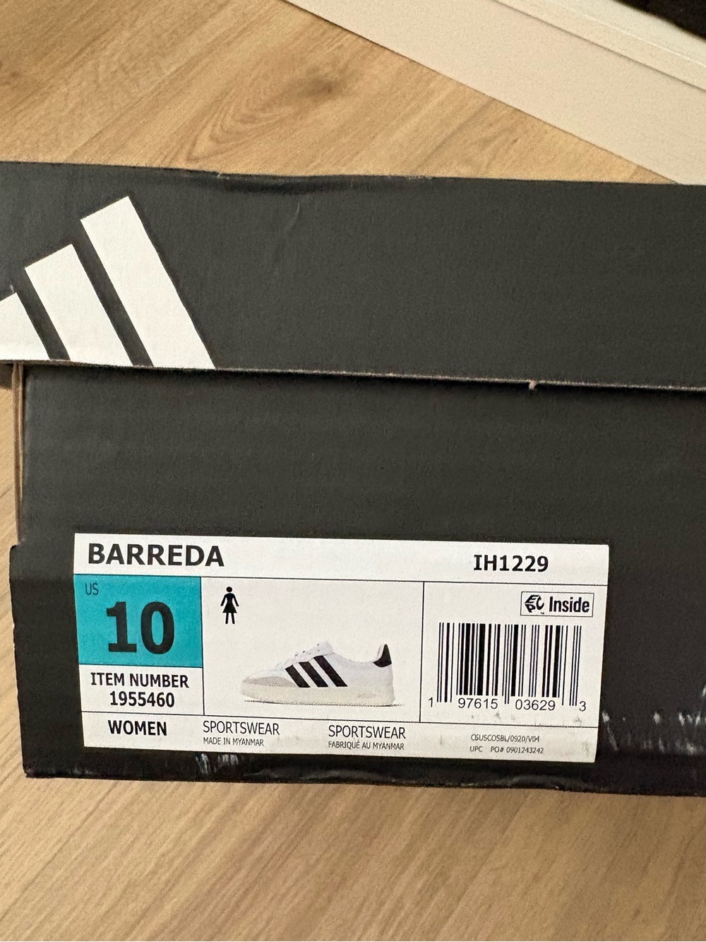 NEW Adidas Barreda lifestyle Court Shoes Women’s Size 10 - Picture 6 of 6